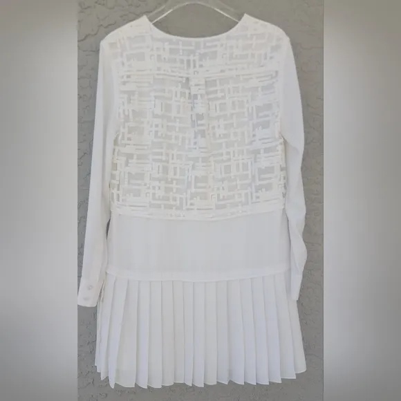 Alexis Francis white pleated embroidered white dress size Medium