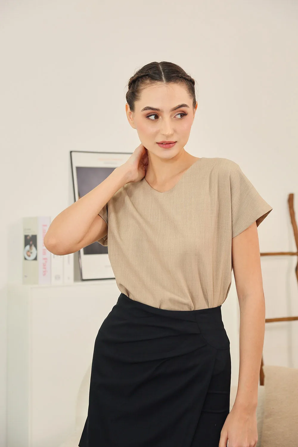 Danna V-Neck Relaxed Blouse in Desert Taupe Texture