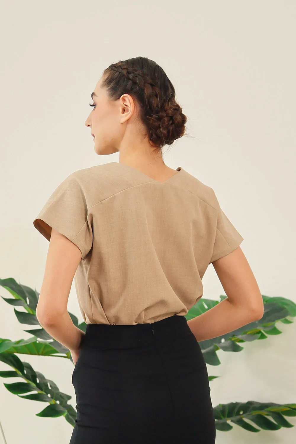 Danna V-Neck Relaxed Blouse in Desert Taupe Texture