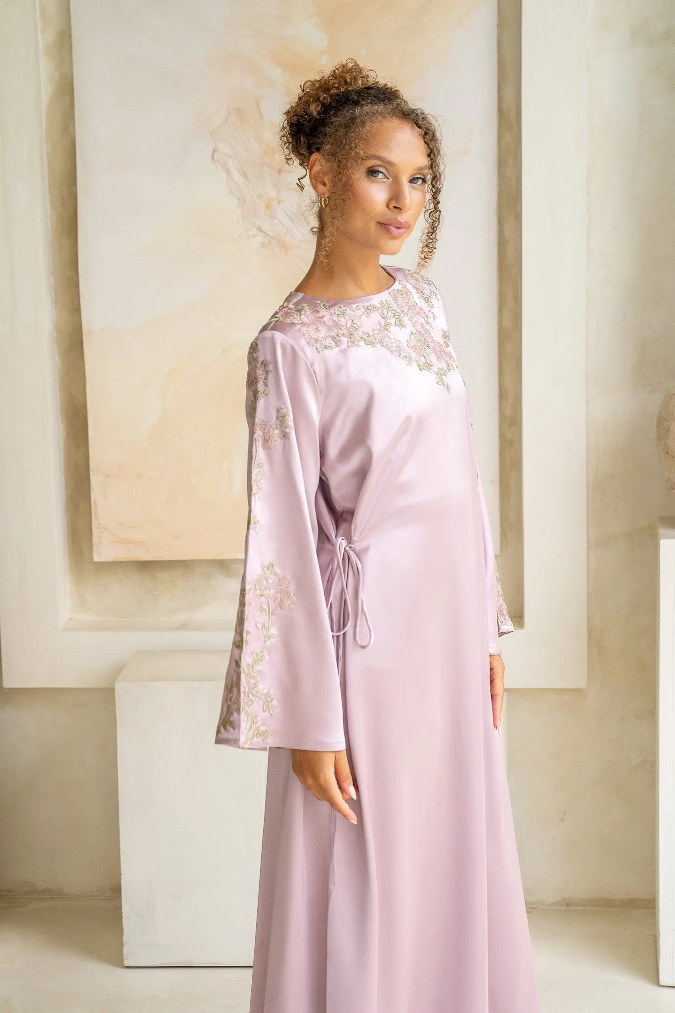 Deep Lilac Botanic Embroidered Cinch Abaya
