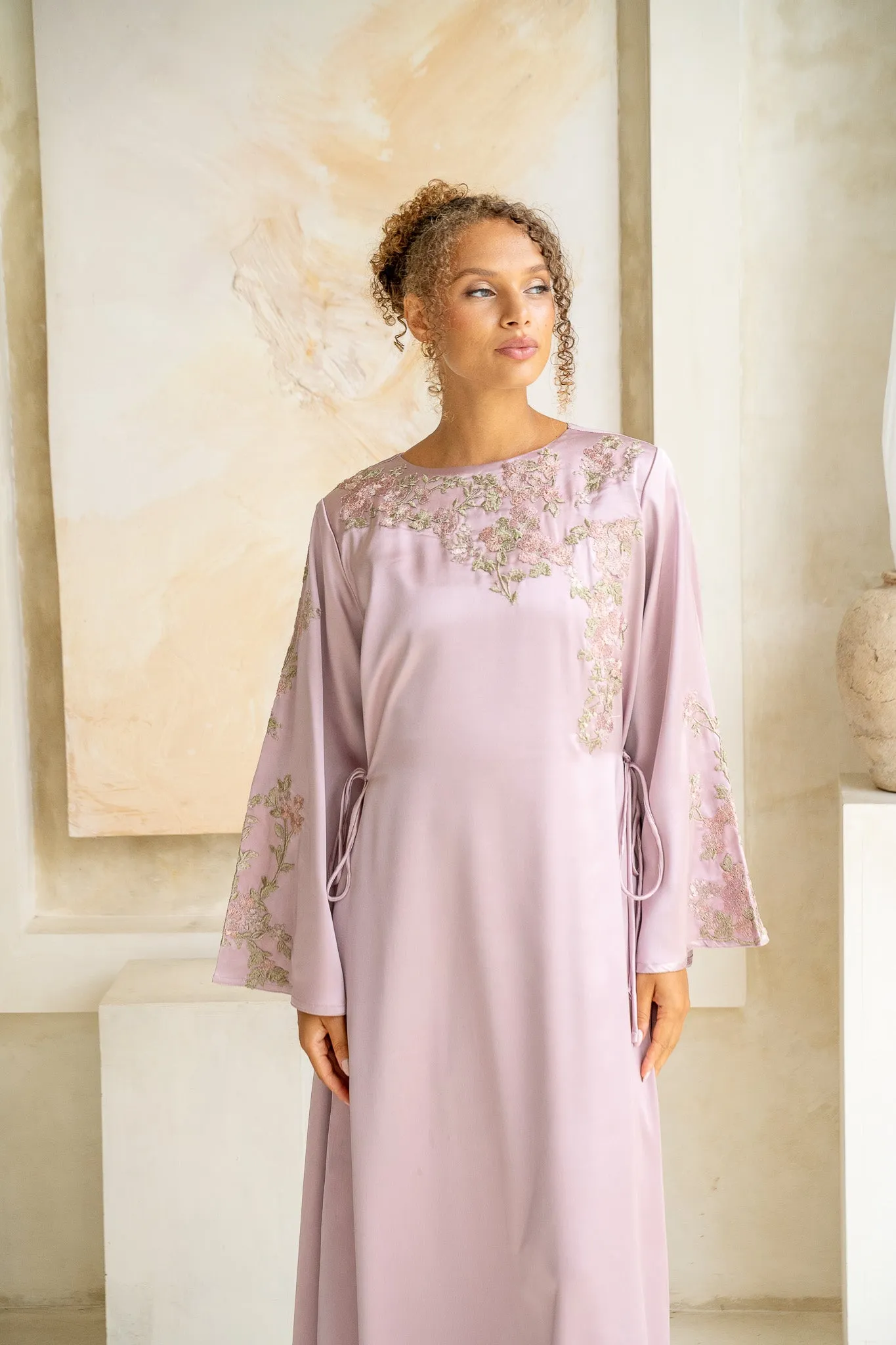 Deep Lilac Botanic Embroidered Cinch Abaya
