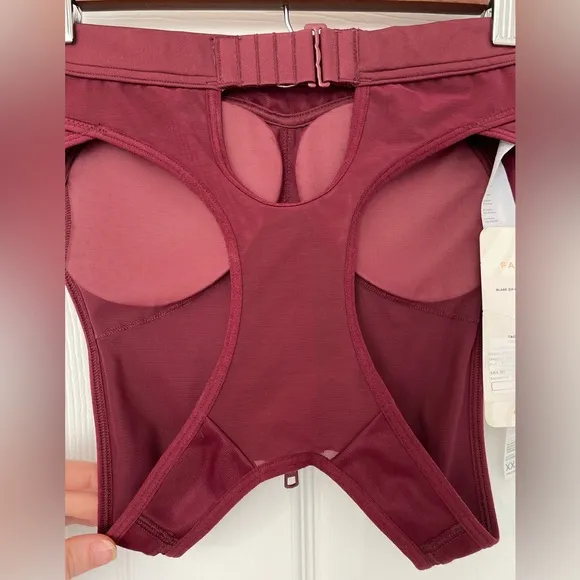Fabletics sports bra (XXS/0-2)