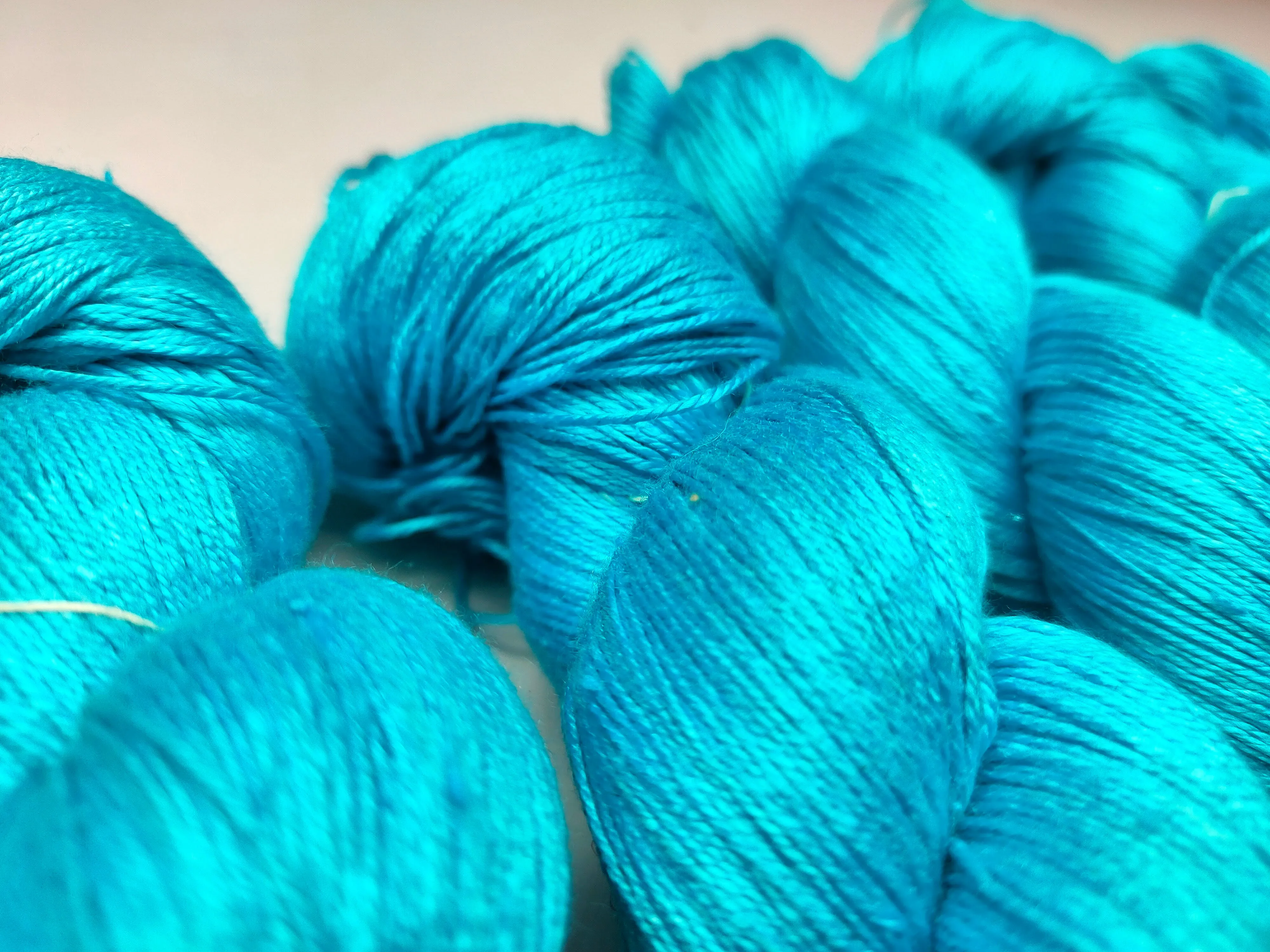 Mulberry Silk Yarn - 600M/100Gr. - Pacific Blue