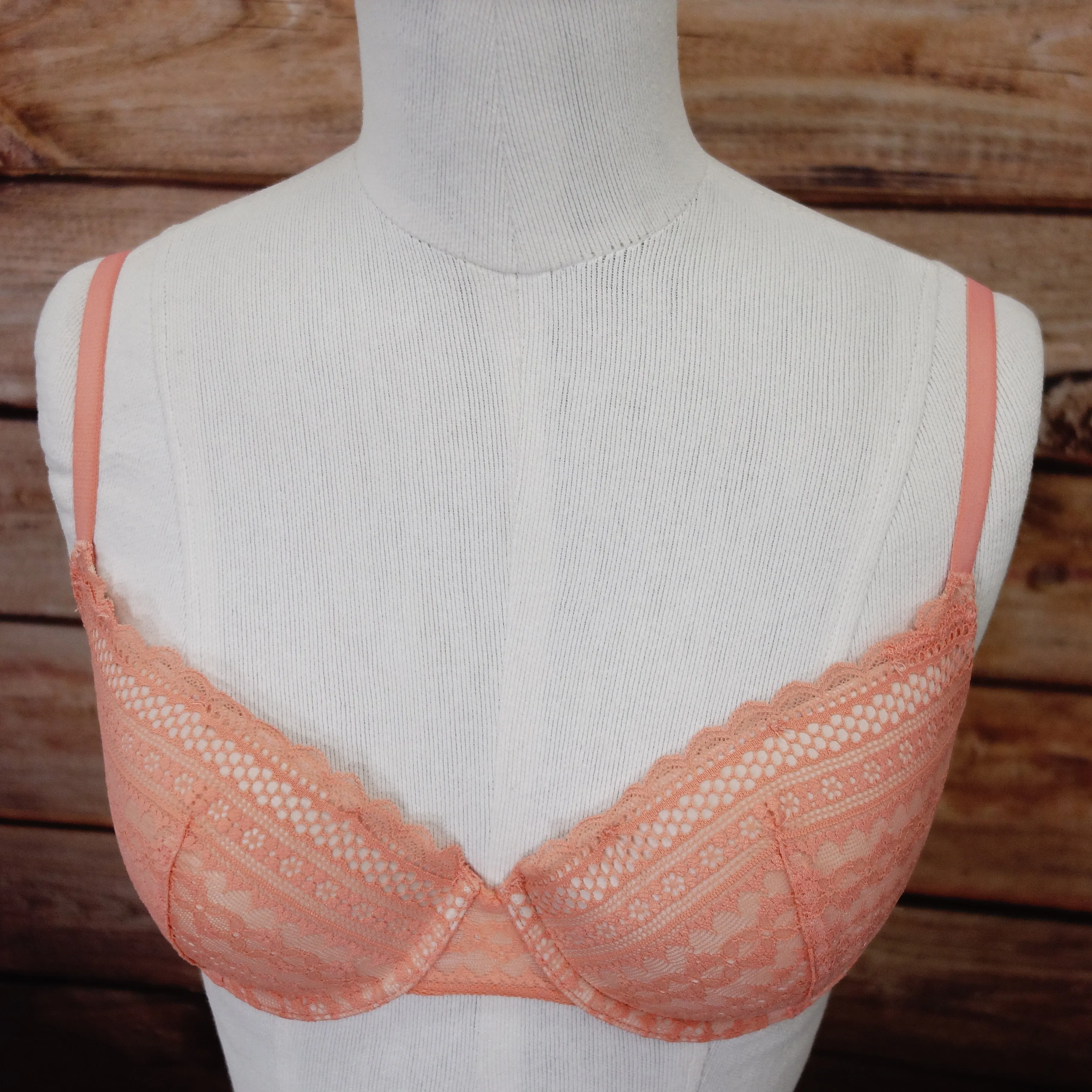 New Victoria Secret Sexy Lined Underwire Demi Bra Peachy Sz 32DD