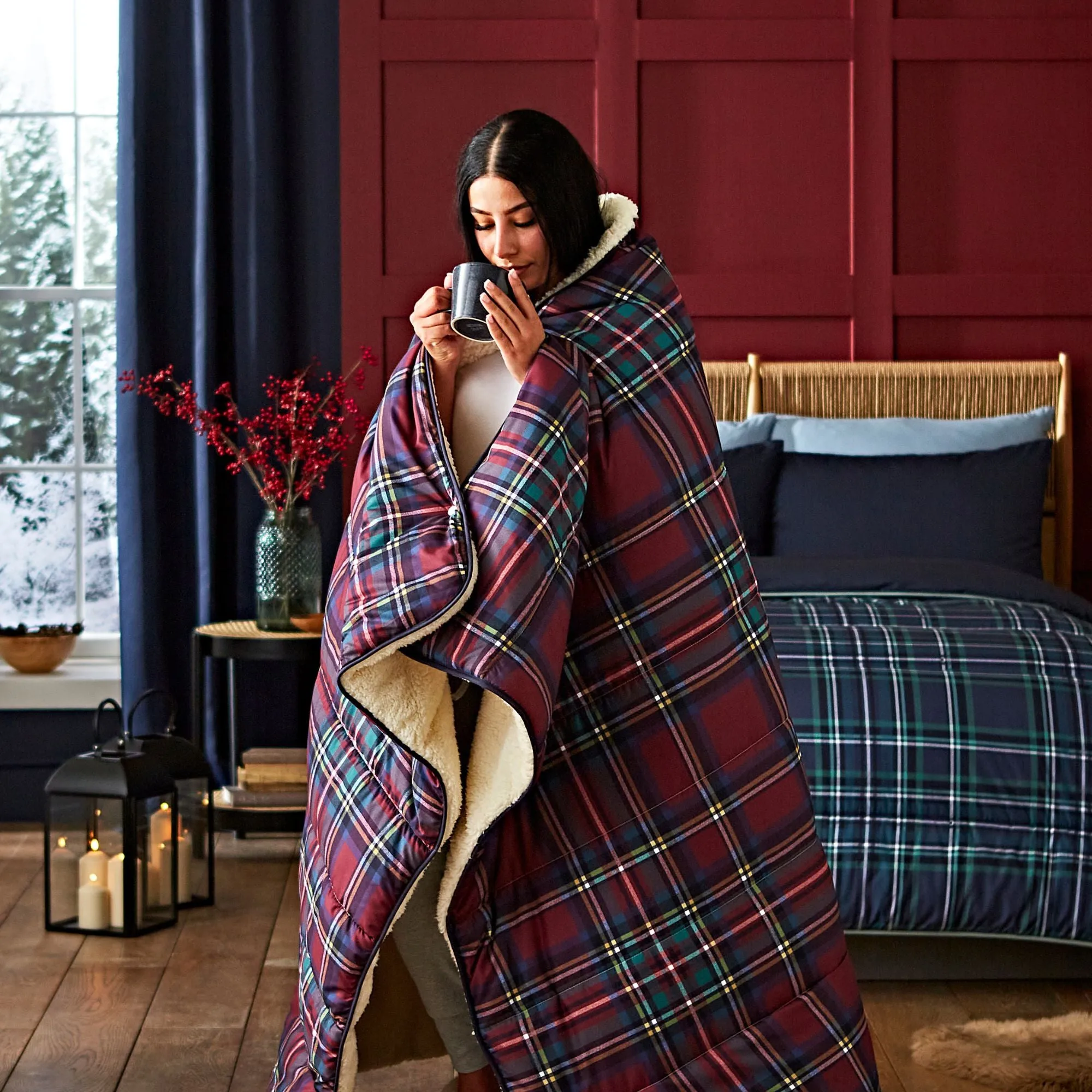 Night Lark® Cosy Sherpa Throw Classic Tartan - Berry Red
