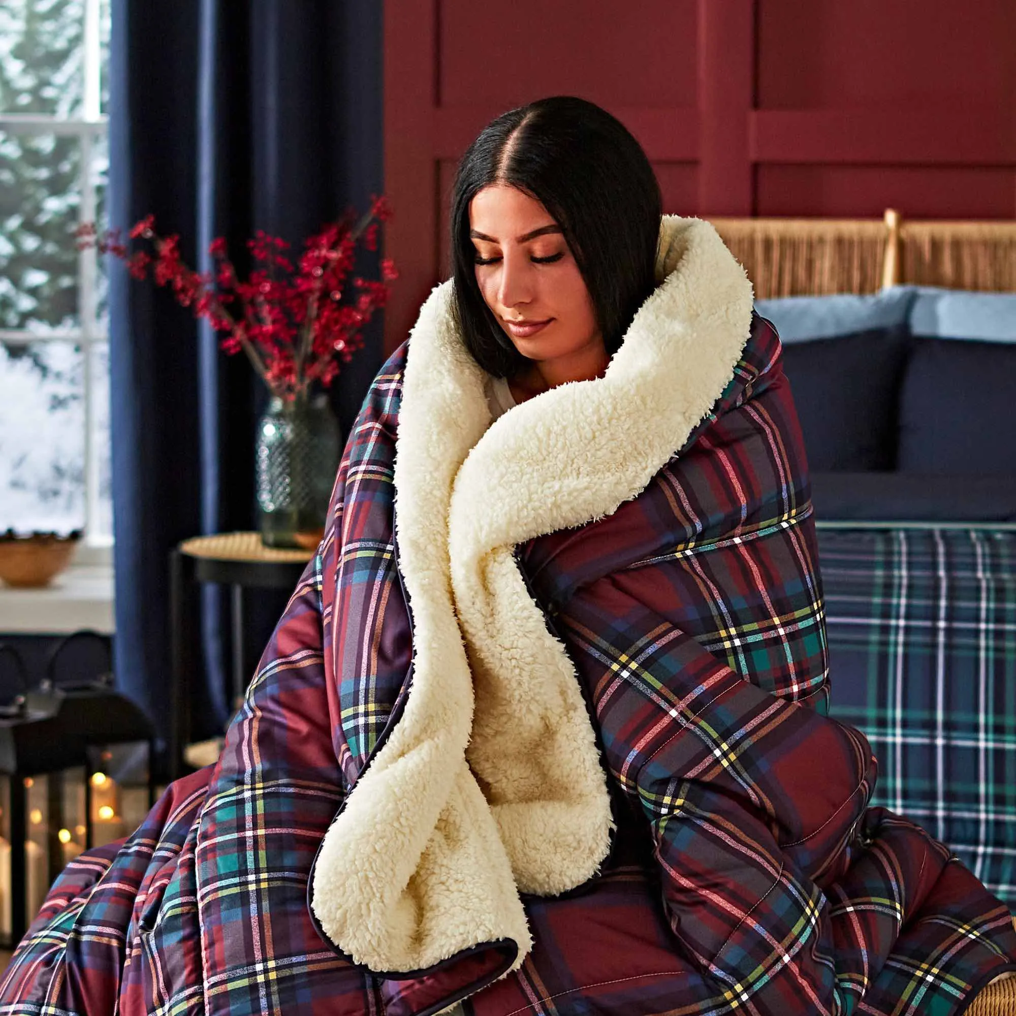 Night Lark® Cosy Sherpa Throw Classic Tartan - Berry Red