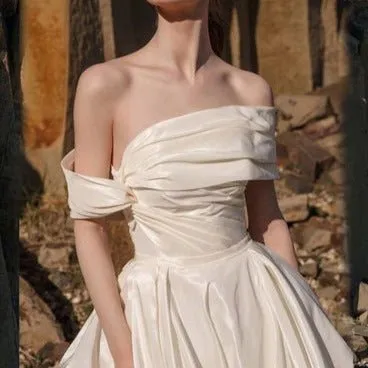 One-shoulder high-length long tail wedding dress