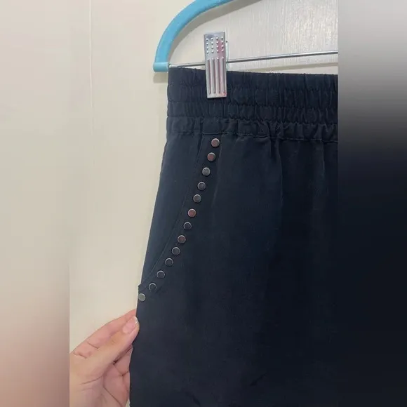 Pam &amp; Gela 100% Silk Black Studded Shorts Casual Relaxed Fit Women’s Size Medium