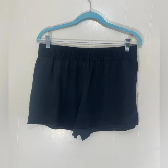 Pam &amp; Gela 100% Silk Black Studded Shorts Casual Relaxed Fit Women’s Size Medium