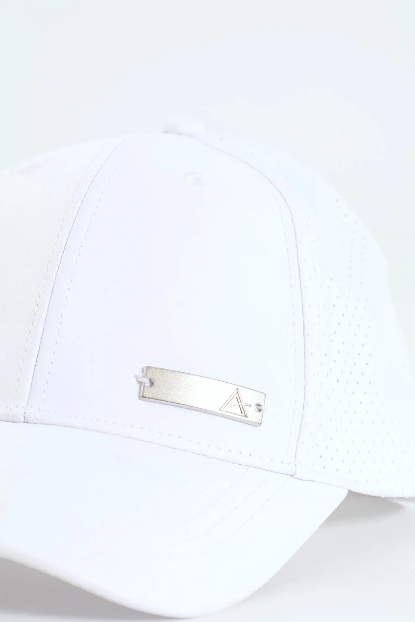 Runner Cap With Metal Ingot - White