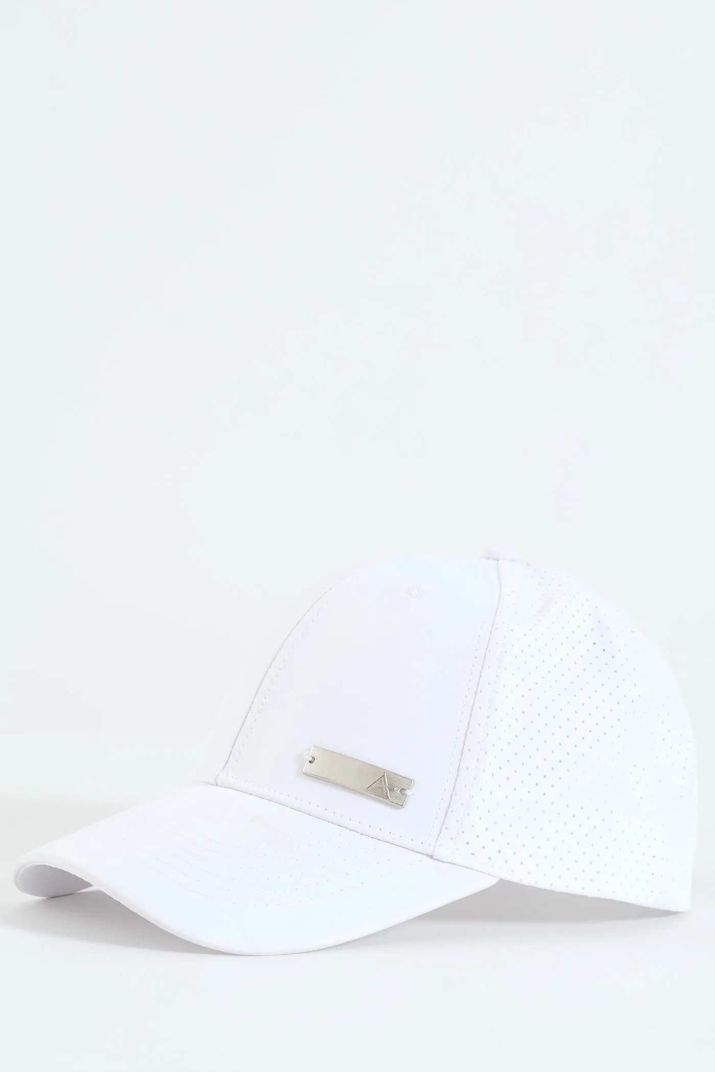 Runner Cap With Metal Ingot - White
