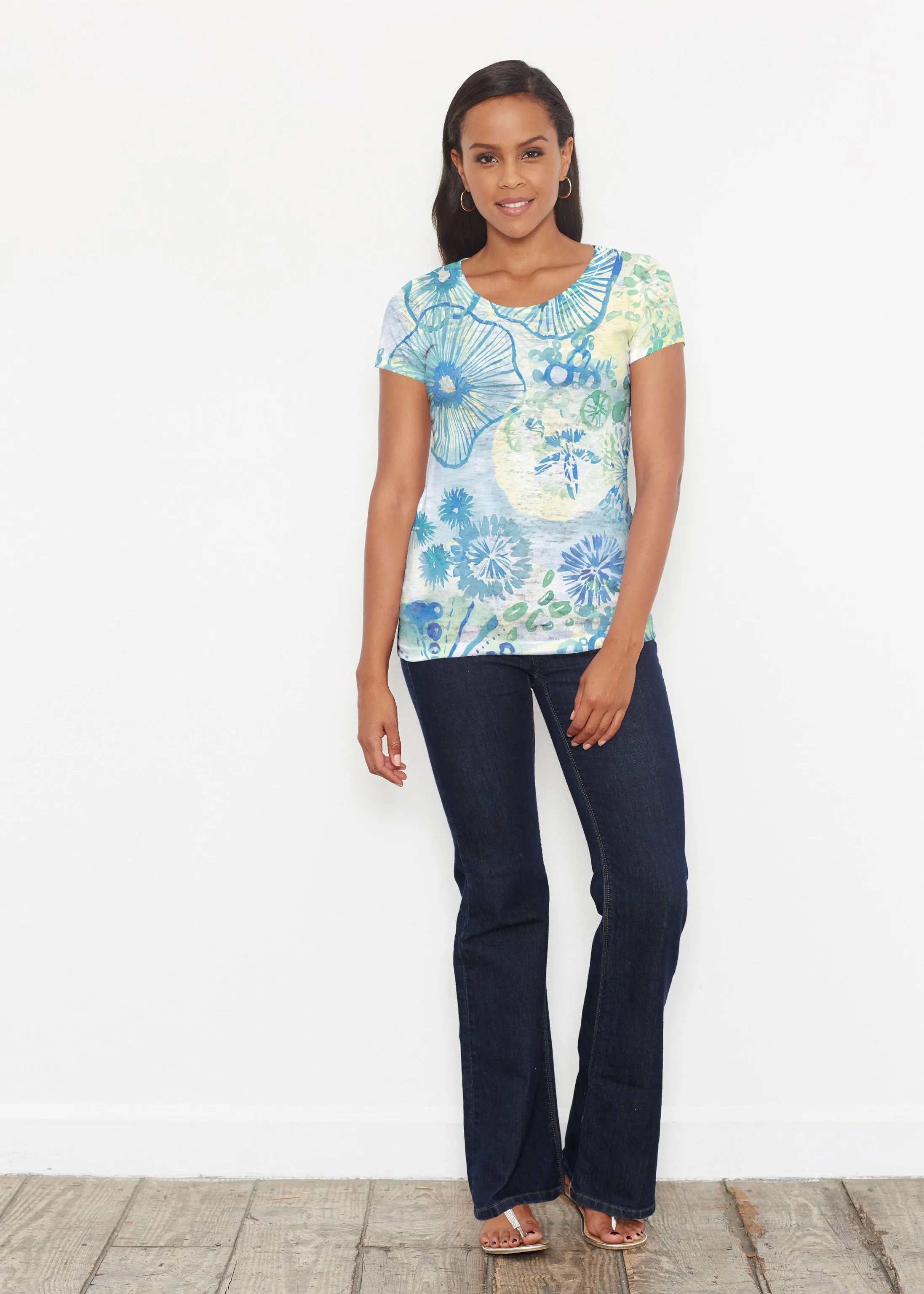 Sand Dollar Aqua (16256) ~ Short Sleeve Scoop Shirt