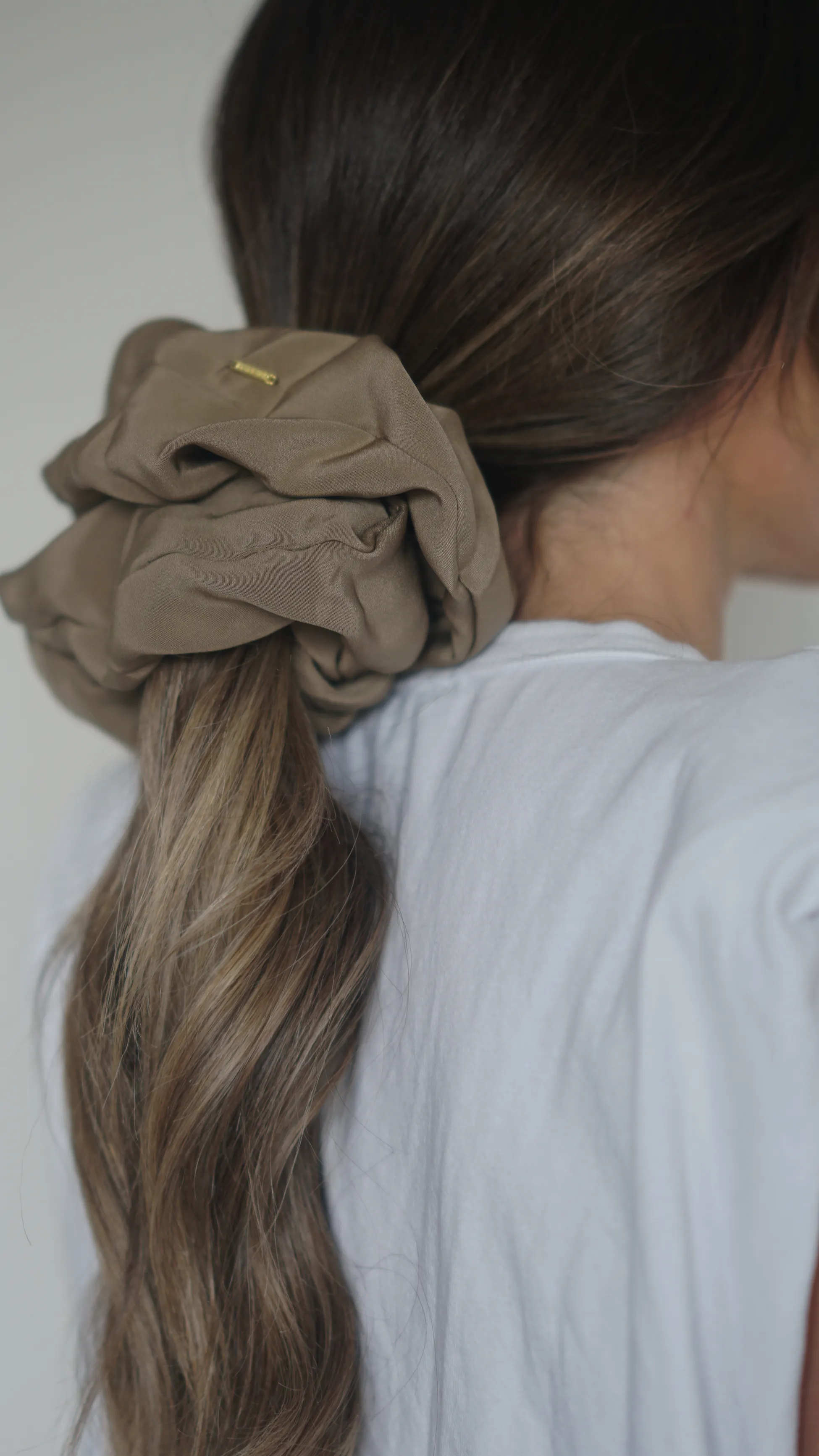THE ALICE SCRUNCHIE LARGE - CLAY