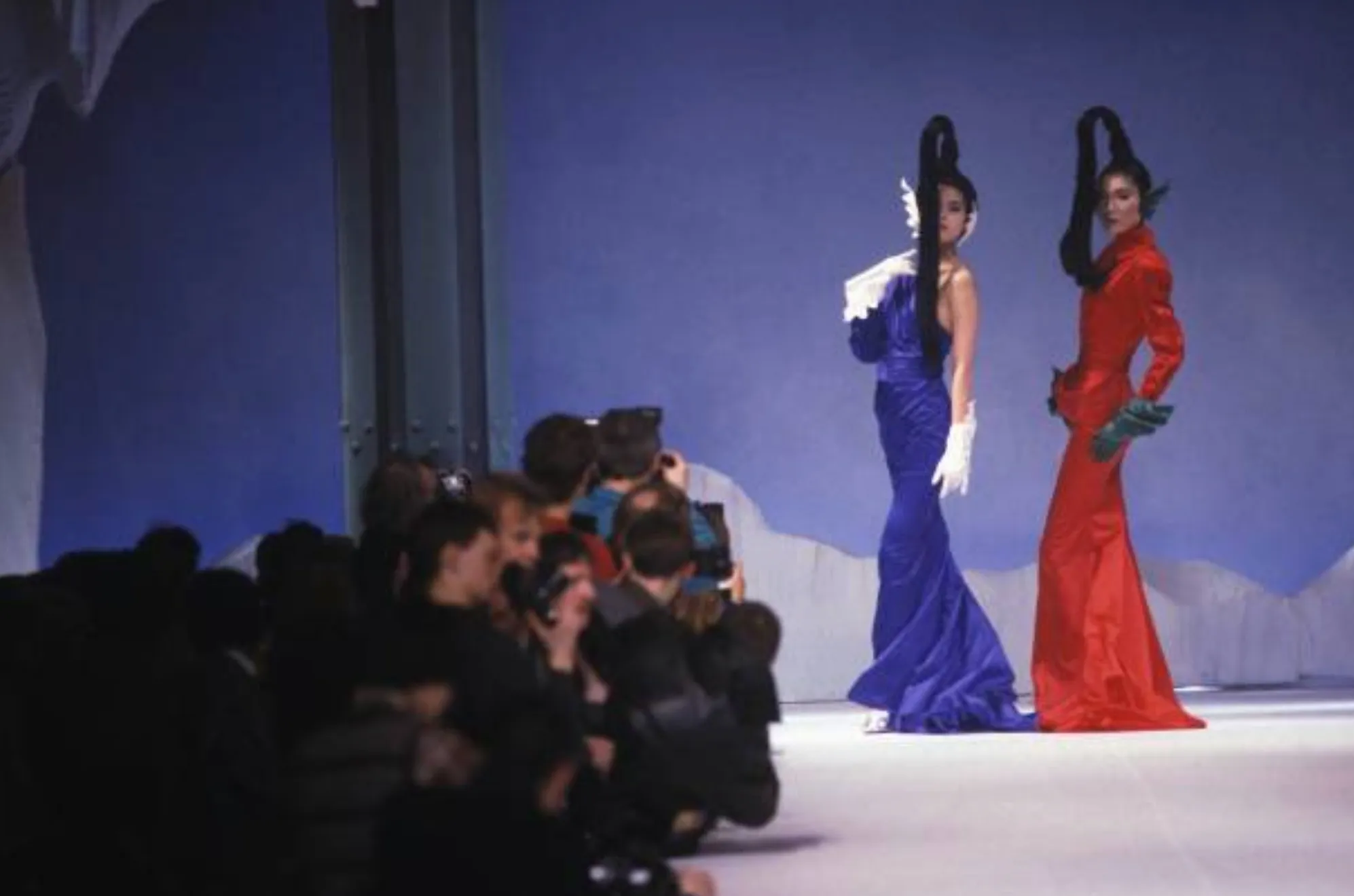 Thierry Mugler Fall 1986 Red Silk One Shoulder Gown