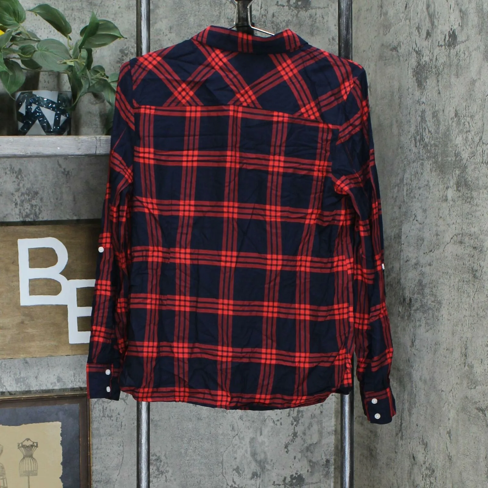 Tommy Hilfiger Women's Roll-Tab Plaid Utility Shirt Red / Blue Medium