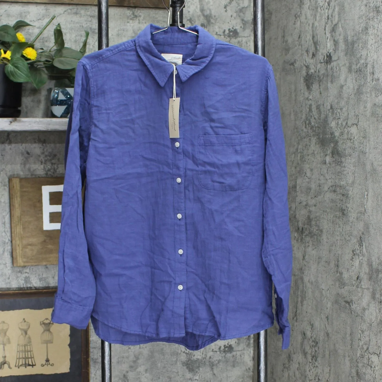 Universal Thread Women's Long Sleeve Relaxed Fit Gauze Button-Down Shirt