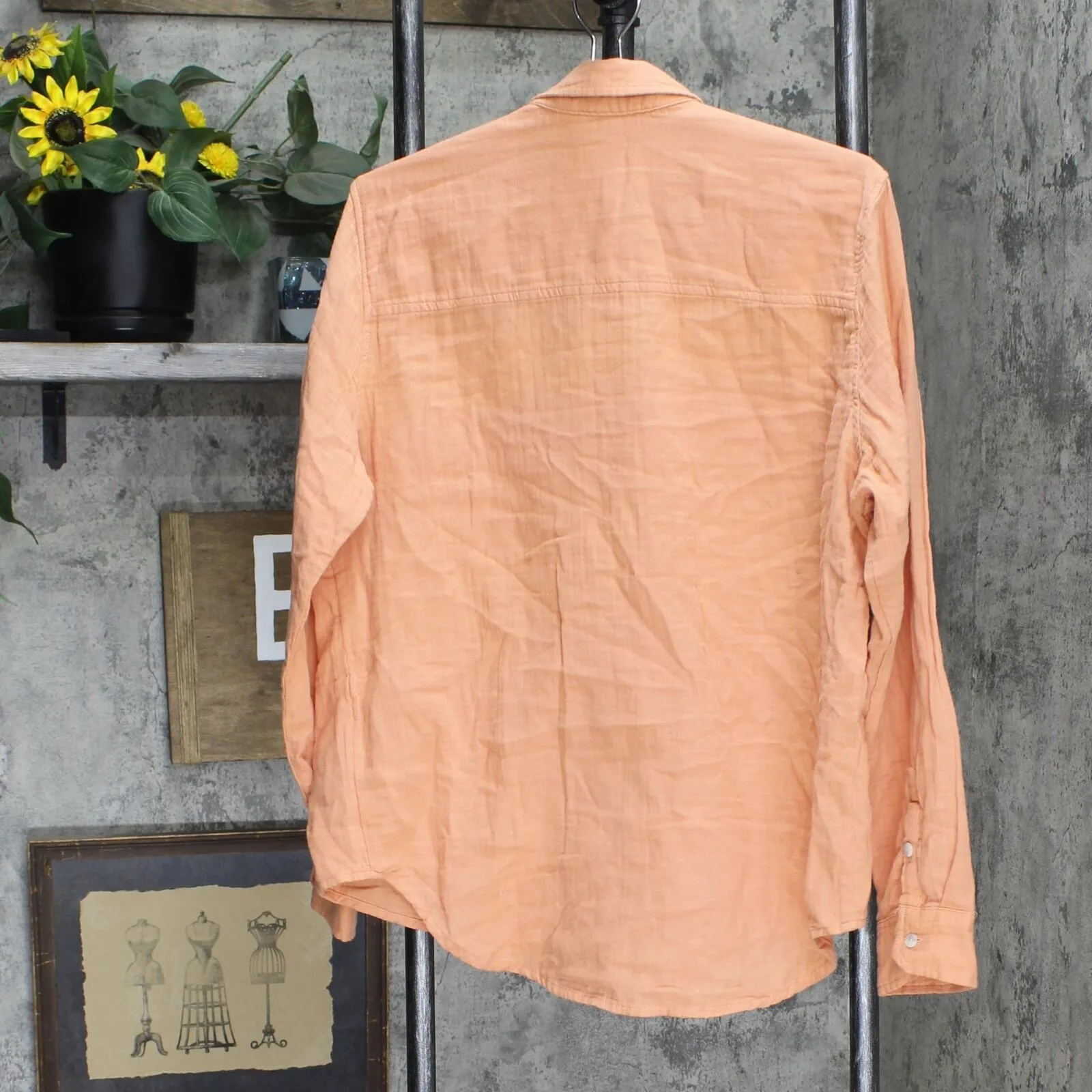 Universal Thread Women's Long Sleeve Relaxed Fit Gauze Button-Down Shirt