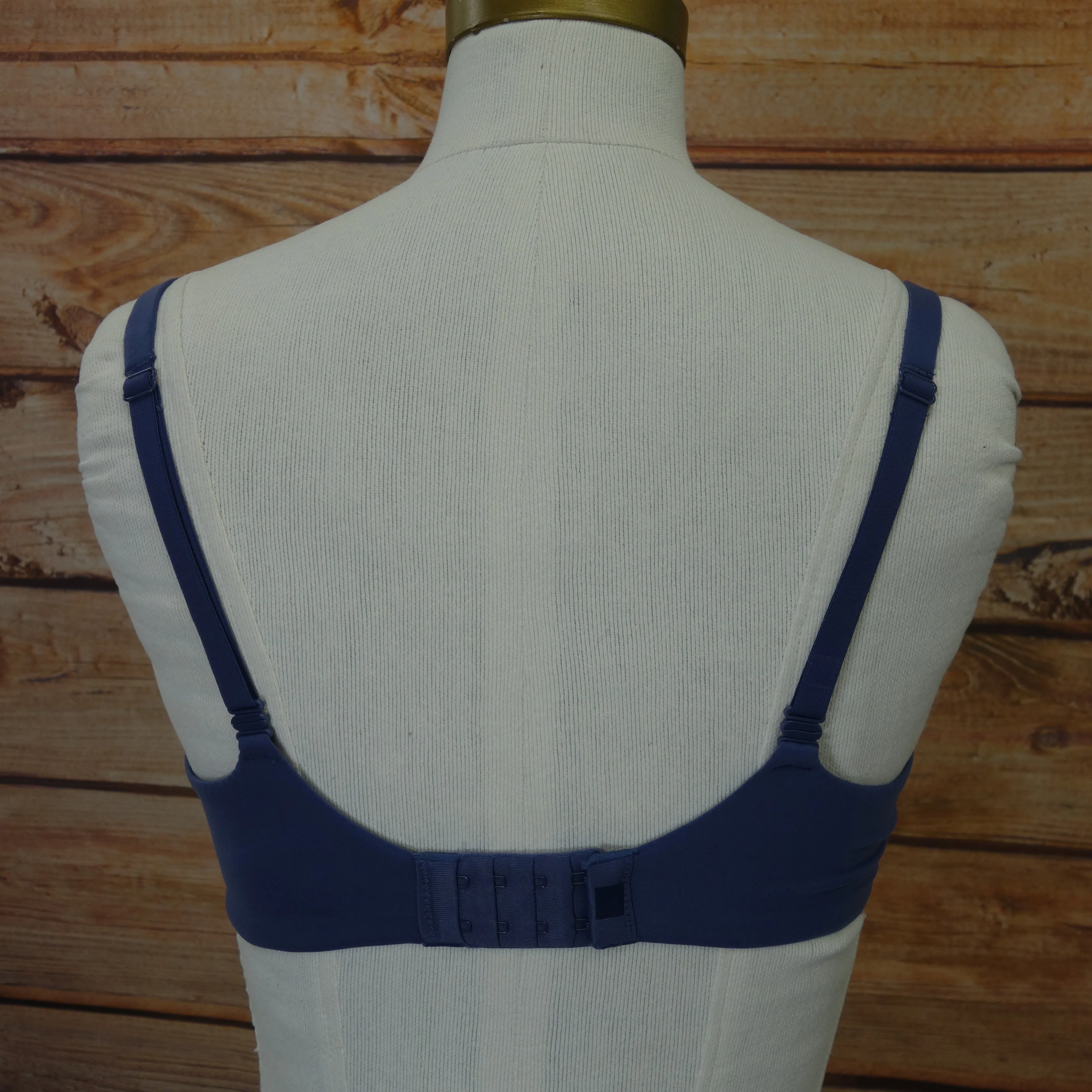 victoria secret body by victoria lined perfect coverage - 34DD  in Violet
