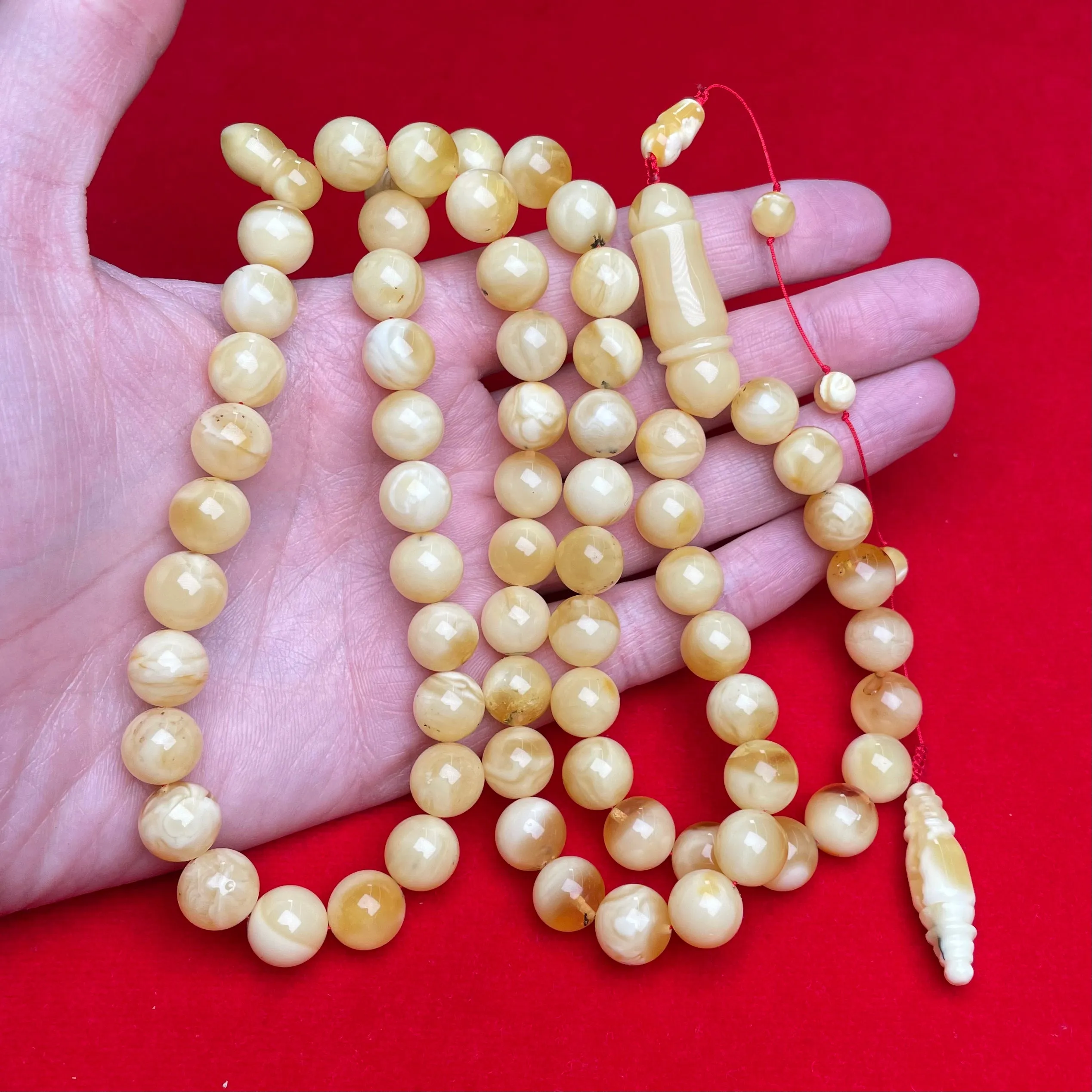 WHITE AMBER MISBAHA 10,8mm 51,2g